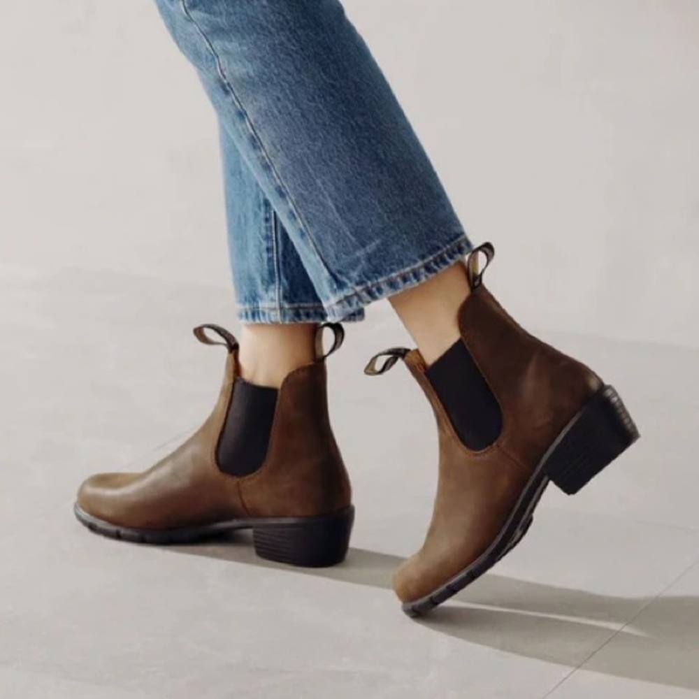 Blundstone heeled boots size 8.5